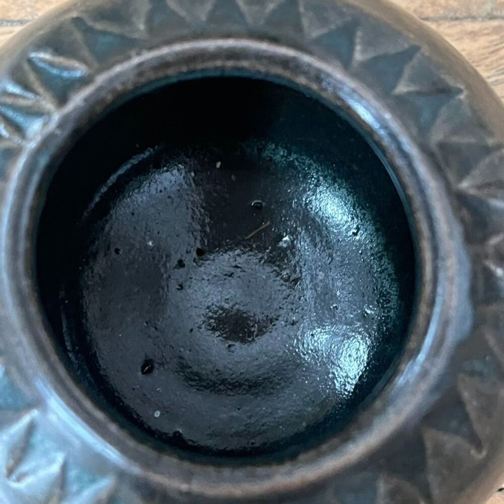 Small Stoneware Bud Vase Pot 3.5 in Tri-Tone Drip Glaze Textured Rim - Picture 4 of 8